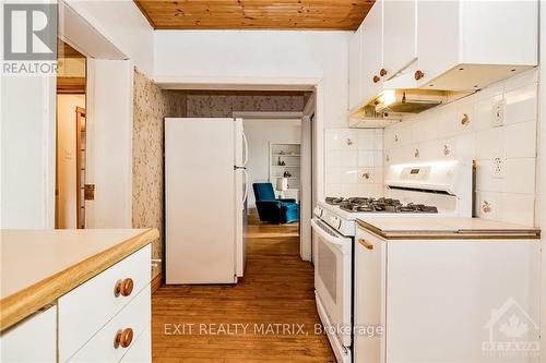 25 High Street, Carleton Place, ON - Indoor Photo Showing Kitchen