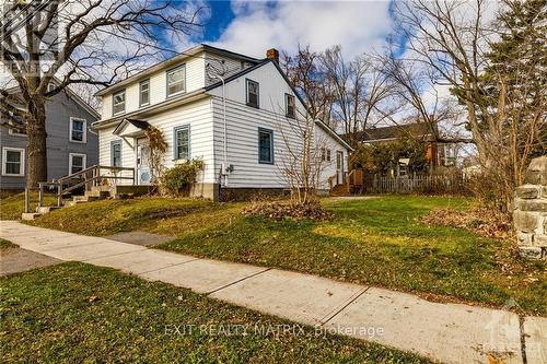 25 High Street, Carleton Place, ON - Outdoor