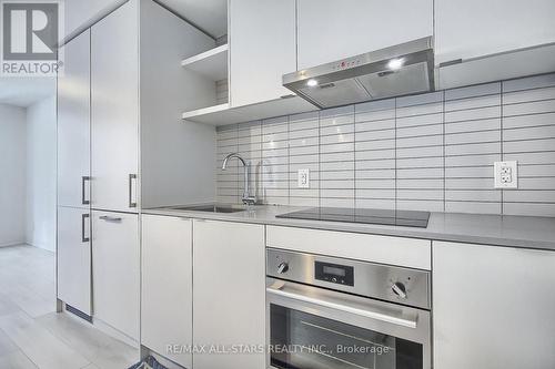 2803 - 100 Harbour Street, Toronto, ON - Indoor Photo Showing Kitchen