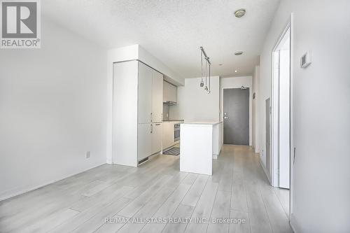 2803 - 100 Harbour Street, Toronto, ON - Indoor Photo Showing Kitchen