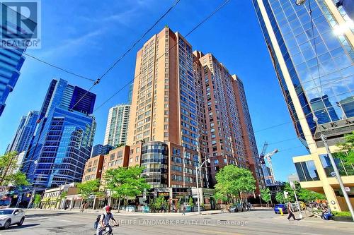 2621 - 633 Bay Street, Toronto, ON - Outdoor With Facade