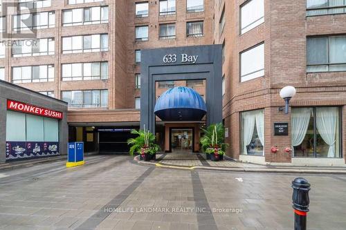 2621 - 633 Bay Street, Toronto, ON - Outdoor With Facade