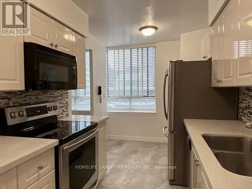 2621 - 633 Bay Street, Toronto, ON - Indoor Photo Showing Kitchen With Double Sink