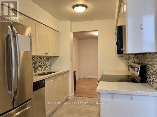 2621 - 633 Bay Street, Toronto, ON - Indoor Photo Showing Kitchen With Double Sink