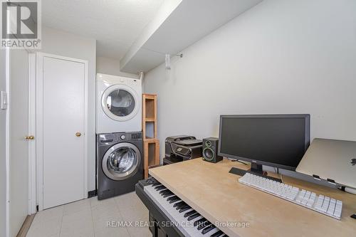 1103 - 10 Muirhead Road, Toronto, ON - Indoor Photo Showing Laundry Room