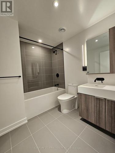 1713 - 127 Broadway Avenue, Toronto, ON - Indoor Photo Showing Bathroom