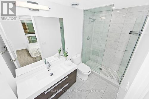 704 - 39 Roehampton Avenue, Toronto, ON - Indoor Photo Showing Bathroom