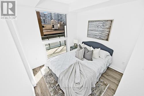 704 - 39 Roehampton Avenue, Toronto, ON - Indoor Photo Showing Bedroom