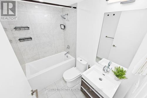 704 - 39 Roehampton Avenue, Toronto, ON - Indoor Photo Showing Bathroom