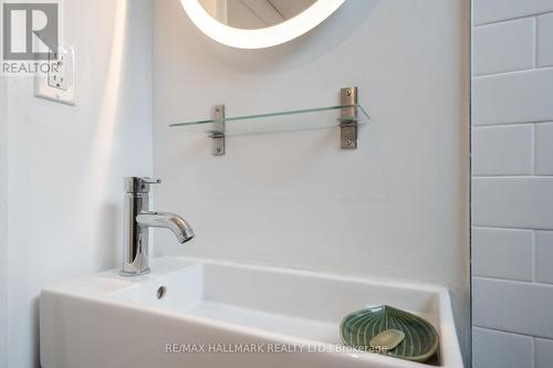 3/F - 524 Markham Street N, Toronto, ON - Indoor Photo Showing Bathroom