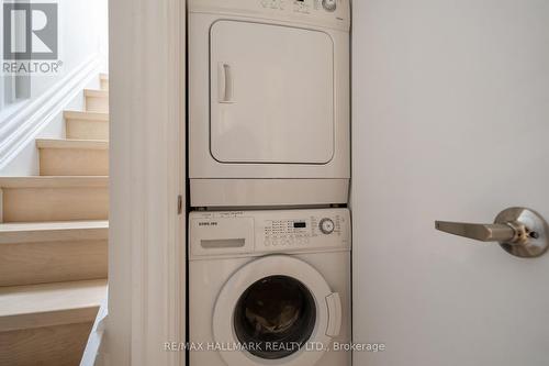 3/F - 524 Markham Street N, Toronto, ON - Indoor Photo Showing Laundry Room