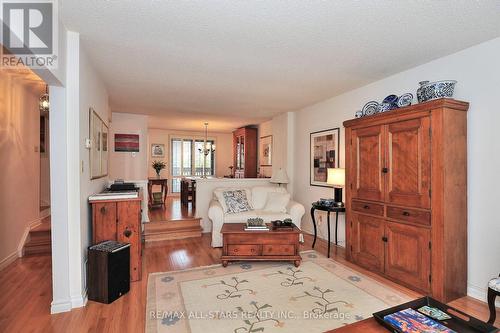 6 - 26 Ashglen Way, Markham, ON - Indoor Photo Showing Living Room