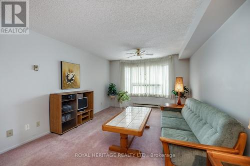 304 - 41 Ash Street, Uxbridge, ON - Indoor Photo Showing Living Room