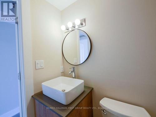 304 - 628 Danforth Avenue, Toronto, ON - Indoor Photo Showing Bathroom