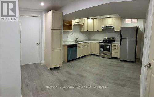 208 Starling Boulevard, Vaughan, ON - Indoor Photo Showing Kitchen With Stainless Steel Kitchen With Double Sink