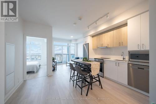 50 Upper Mall Way, Vaughan, ON - Indoor Photo Showing Kitchen