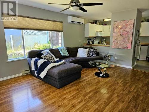 A-6855 Irvine Street, Powell River, BC - Indoor Photo Showing Living Room