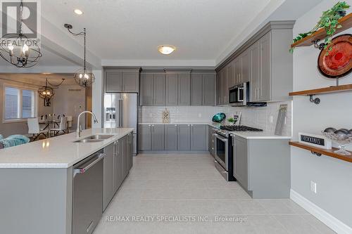 131 Freure Drive, Cambridge, ON - Indoor Photo Showing Kitchen With Double Sink With Upgraded Kitchen