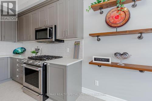 131 Freure Drive, Cambridge, ON - Indoor Photo Showing Kitchen