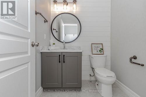 131 Freure Drive, Cambridge, ON - Indoor Photo Showing Bathroom