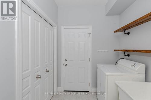 131 Freure Drive, Cambridge, ON - Indoor Photo Showing Laundry Room