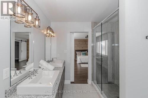 131 Freure Drive, Cambridge, ON - Indoor Photo Showing Bathroom