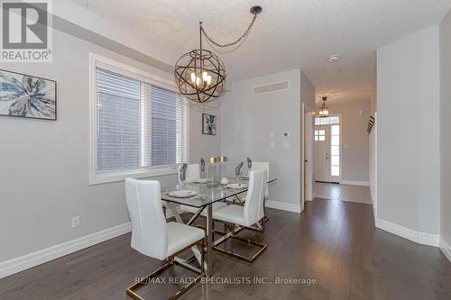 131 Freure Drive, Cambridge, ON - Indoor Photo Showing Dining Room