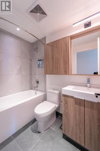 1009 - 181 Mill Street, Toronto, ON - Indoor Photo Showing Bathroom