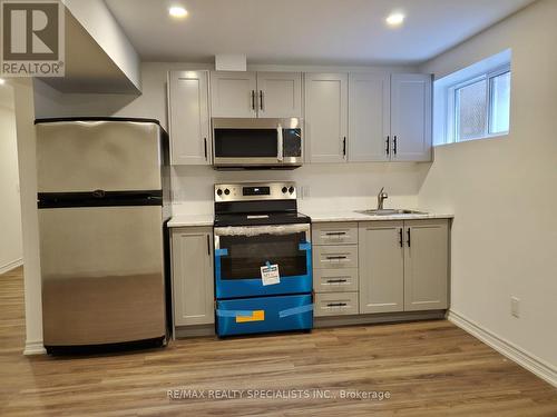 508 Rathburn (1 Bed Bsmnt) Road E, Toronto, ON - Indoor Photo Showing Kitchen