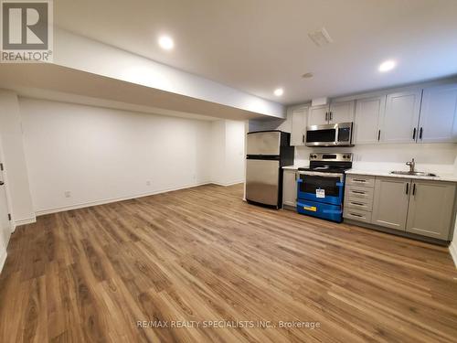 508 Rathburn (1 Bed Bsmnt) Road E, Toronto, ON - Indoor Photo Showing Kitchen