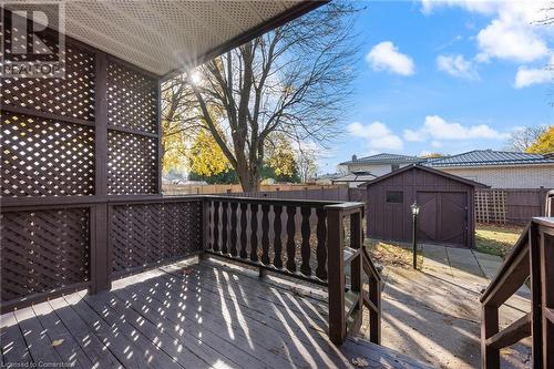 Wooden terrace with a storage shed - 118 Oak Street, Simcoe, ON 