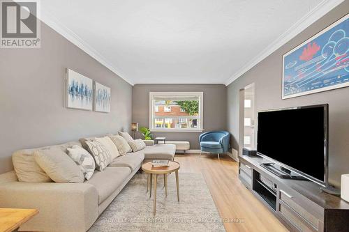 66 Cliff Street, Toronto, ON - Indoor Photo Showing Living Room