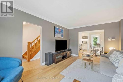 66 Cliff Street, Toronto, ON - Indoor Photo Showing Living Room