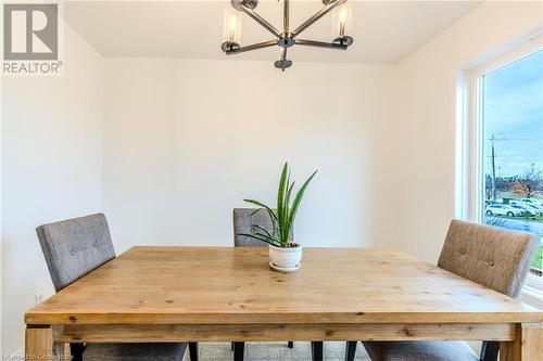 5110 Fairview Street Unit# 7, Burlington, ON - Indoor Photo Showing Dining Room