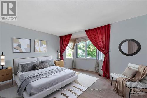 1353 Paardeburgh Avenue, Ottawa, ON - Indoor Photo Showing Bedroom