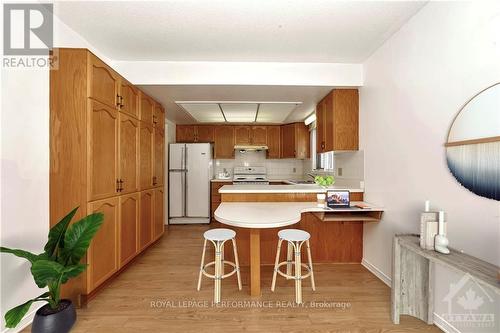 1353 Paardeburgh Avenue, Ottawa, ON - Indoor Photo Showing Kitchen