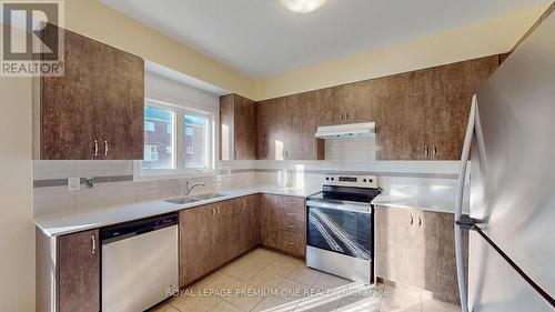 344 Ridley Crescent, Southgate, ON - Indoor Photo Showing Kitchen With Double Sink