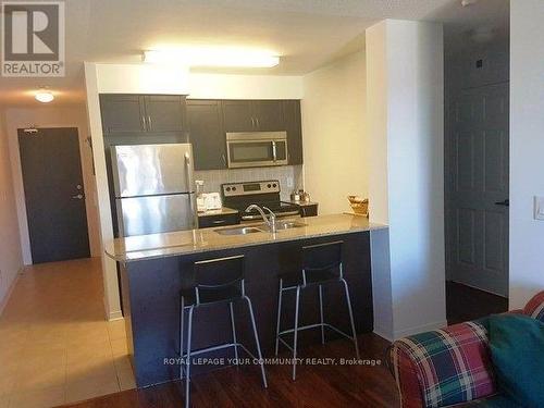 201 - 73 King William Crescent, Richmond Hill, ON - Indoor Photo Showing Kitchen