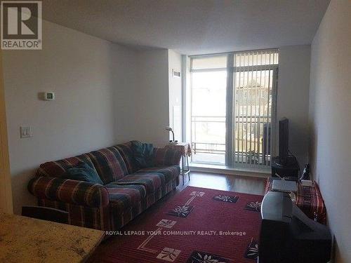 201 - 73 King William Crescent, Richmond Hill, ON - Indoor Photo Showing Living Room