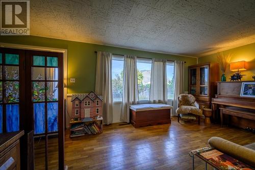 503 Fortune Drive, Kamloops, BC - Indoor Photo Showing Living Room