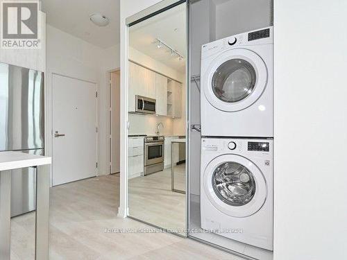 2904 - 30 Ordnance Street, Toronto, ON - Indoor Photo Showing Laundry Room