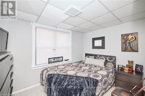 3758 Main Street, Niagara Falls (223 - Chippawa), ON - Indoor Photo Showing Bedroom