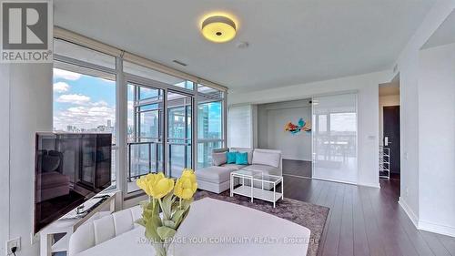 2204 - 290 Adelaide Street W, Toronto, ON - Indoor Photo Showing Living Room