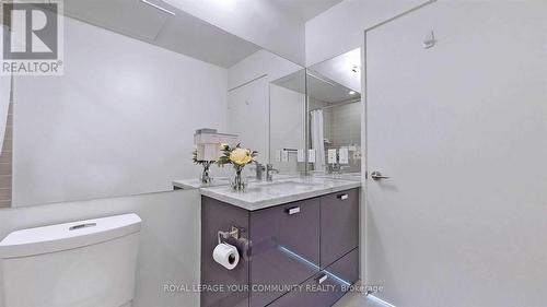 2204 - 290 Adelaide Street W, Toronto, ON - Indoor Photo Showing Bathroom