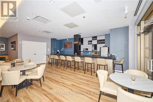 305 - 5698 Main Street, Niagara Falls, ON - Indoor Photo Showing Dining Room