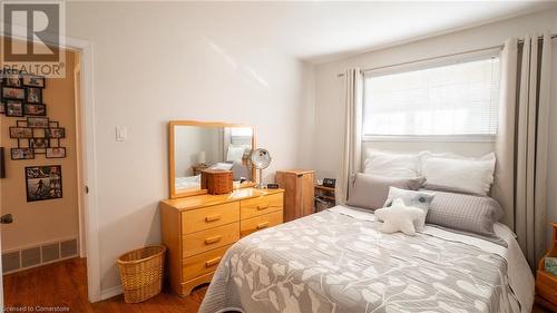 152 Copeland Street, Belmont, ON - Indoor Photo Showing Bedroom