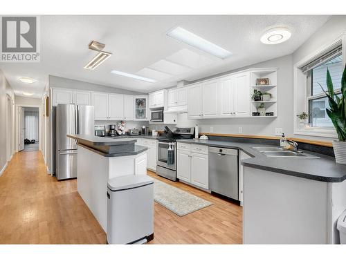 459 Mclean Road, Barriere, BC - Indoor Photo Showing Kitchen With Double Sink