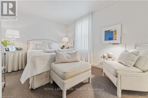 16 1/2 Lakeside Drive, St. Catharines (436 - Port Weller), ON - Indoor Photo Showing Bedroom