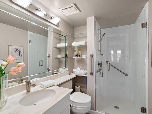 12-2056 White Birch Rd, Sidney, BC - Indoor Photo Showing Bathroom