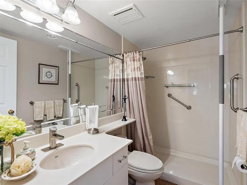 12-2056 White Birch Rd, Sidney, BC - Indoor Photo Showing Bathroom